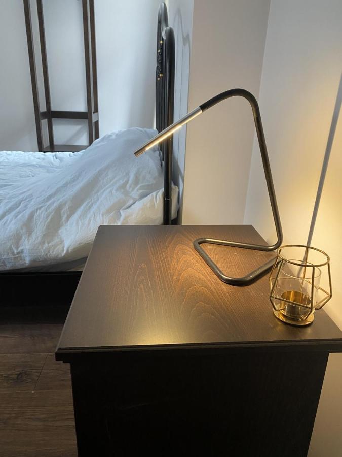 Ozan'S Flat Double Bedroom-1, Sharing Kitchen And Bath Londen Buitenkant foto